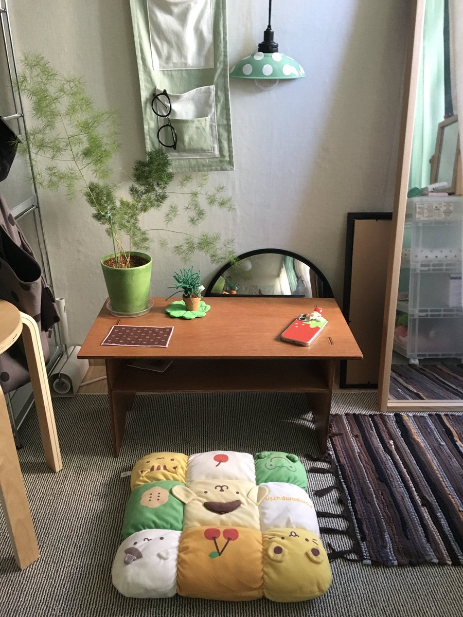 achubbybaby's tweet photo. 좌식테이블 도착하고 처음으로 한 것
: 라면 먹기⌒.⌒ʕᦏ https://t.co/7eq6m6FGuB