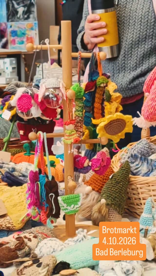 1990Maycon's tweet photo. Wir freuen uns auf einen bunten Markt voller Handwerk😍🍂🥖💪🏼

Kommt vorbei, am Sonntag, 4. 10. 2026 zum Brotmarkt mit Erndtedankfest🌽🍎 in Bad Berleburg🥰

@jfvbadberleburg @stadtbadberleburg @siwierleben https://t.co/Llw3FHIFll
