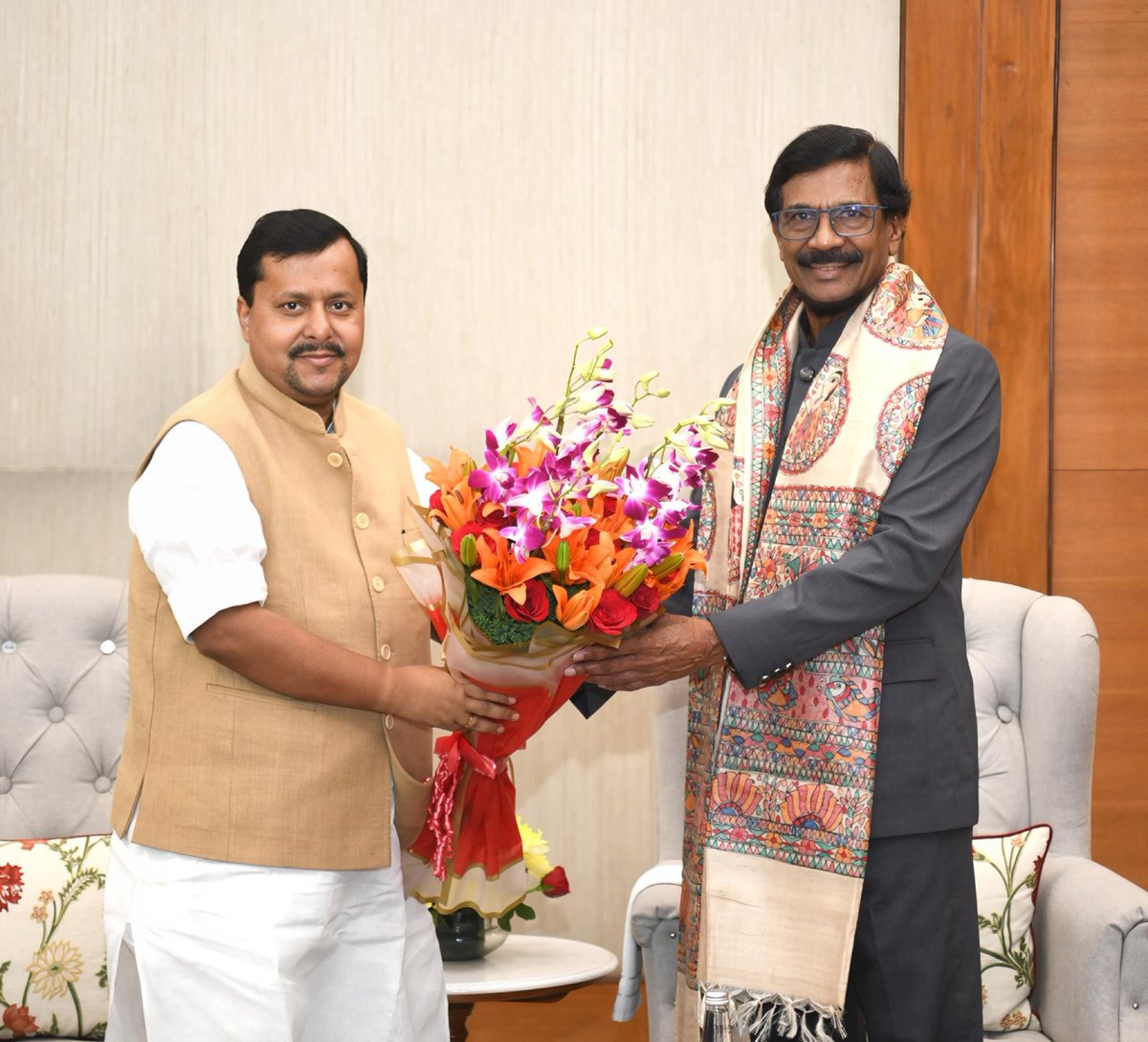 NitinNabin's tweet photo. As part of the ‘KNOW BJP’ initiative, I was glad to meet the five-member JVP delegation from Sri Lanka, led by General Secretary Mr. Tilvin Silva.

We had a meaningful exchange on the BJP’s organisational journey, its grassroots connect, and Prime Minister Shri @narendramodi Ji’s emphasis on empowering women and youth through skilling, entrepreneurship, innovation and greater participation in nation-building.

The delegation shared its experiences and welfare initiatives for women and youth in Sri Lanka. We also discussed sports, particularly cricket, as a strong people-to-people bridge between our two countries.

I also invited the delegation to visit Bihar during their next visit to India, a state with deep Buddhist and civilisational ties to Sri Lanka. I look forward to continued exchanges between our two parties.