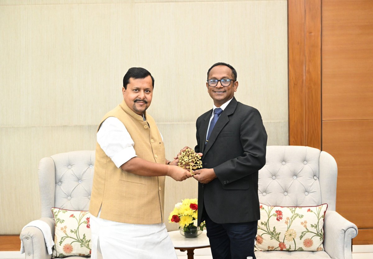 NitinNabin's tweet photo. As part of the ‘KNOW BJP’ initiative, I was glad to meet the five-member JVP delegation from Sri Lanka, led by General Secretary Mr. Tilvin Silva.

We had a meaningful exchange on the BJP’s organisational journey, its grassroots connect, and Prime Minister Shri @narendramodi Ji’s emphasis on empowering women and youth through skilling, entrepreneurship, innovation and greater participation in nation-building.

The delegation shared its experiences and welfare initiatives for women and youth in Sri Lanka. We also discussed sports, particularly cricket, as a strong people-to-people bridge between our two countries.

I also invited the delegation to visit Bihar during their next visit to India, a state with deep Buddhist and civilisational ties to Sri Lanka. I look forward to continued exchanges between our two parties.