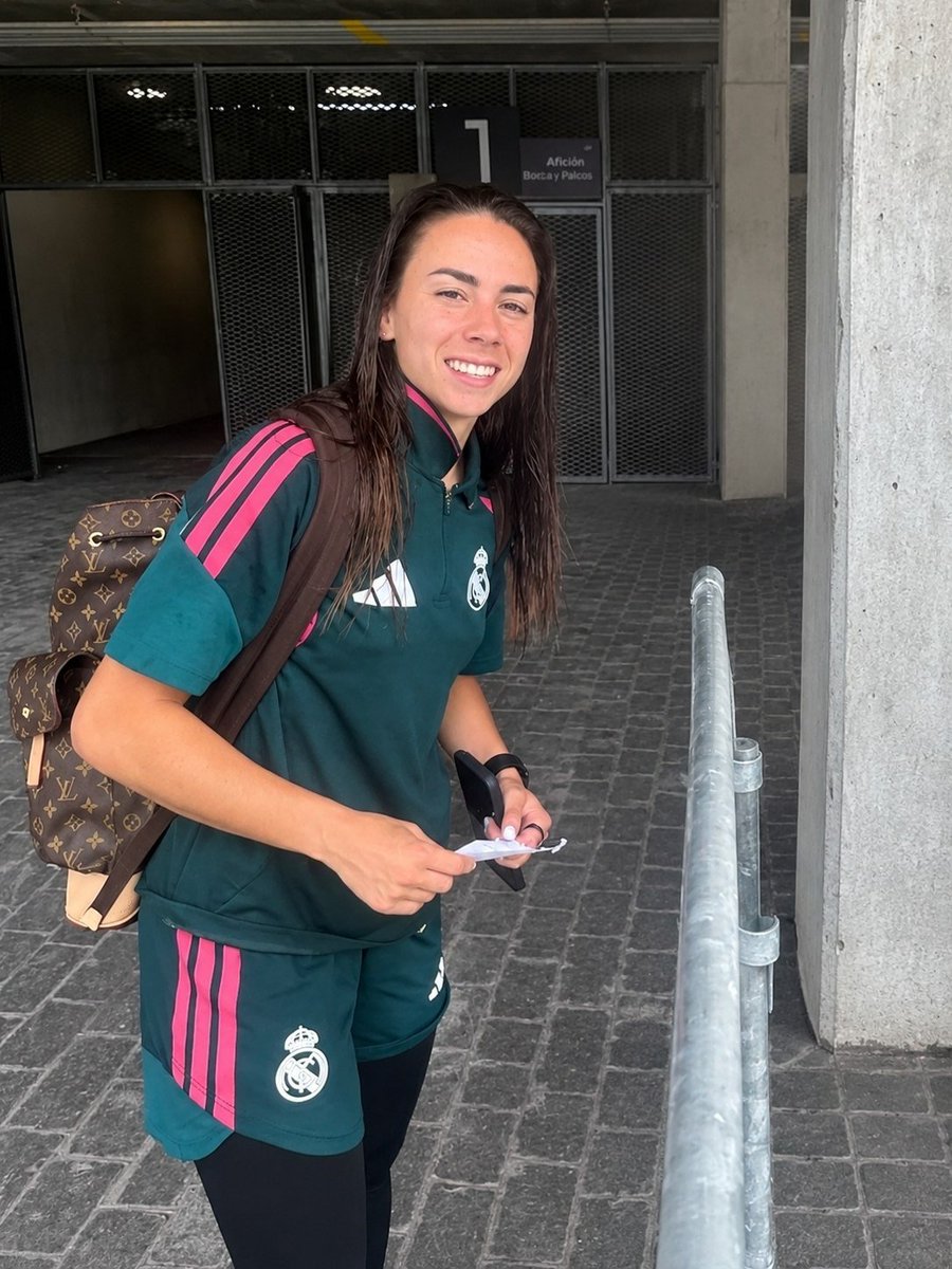 blissaqueen's tweet photo. 🐐🇪🇸 https://t.co/AXYe0uyryG