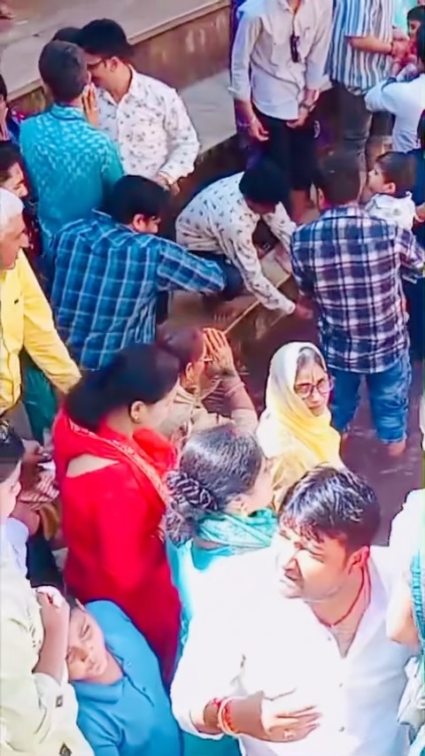 bomcabelo19's tweet photo. जिसने सच्चे मन से श्याम कुंड में शीश झुकाया, 🙏जय श्री श्याम बाबा 🙏

#जयश्रीश्यामजी
#श्यामसरकार
#धार्मिकयात्रा
#खाटूश्यामदर्शन
#श्यामकृपा https://t.co/HDwFS6DFyY