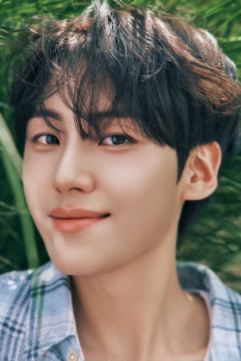 topeunsang's tweet photo. 2021 Eunsang                          2026 Eunsang https://t.co/UqMSFCU3lg