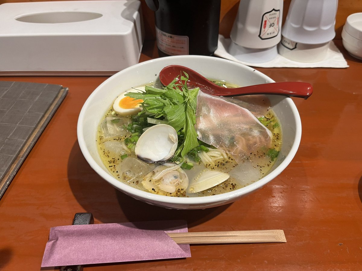 925_kohri's tweet photo. 体力も消耗し切って仕事もクソッタレなので回復食を食べにきた。
へうげもの入間店
冷やしすごい貝
美味い、美味すぎる https://t.co/qfIet0MiIY