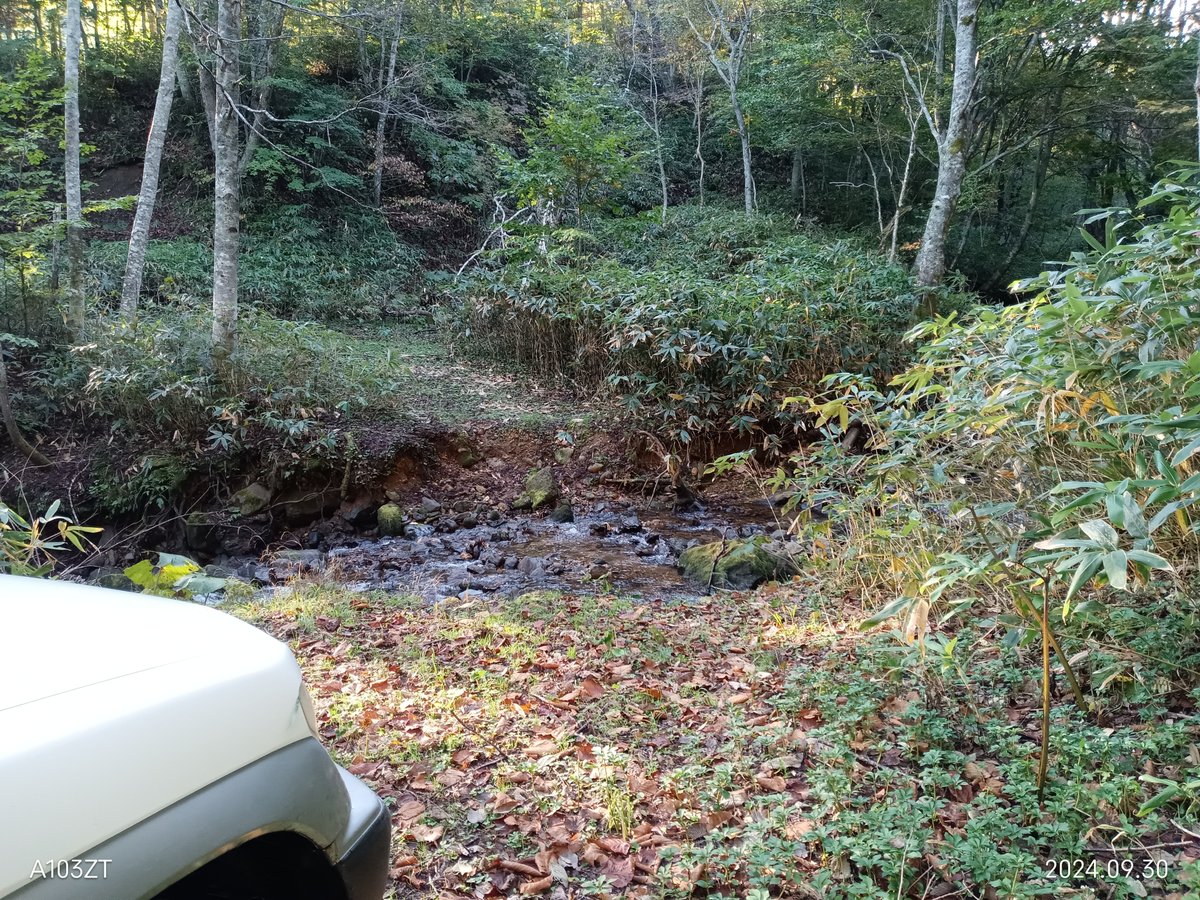 Akihiko_H1234's tweet photo. 2年前の9/30 七時頃に…。
鹿部町?(函館市)の山の中で水没…徒歩で下山、レッカーを呼んで無事脱出。運転席迄水も入ってましたが札幌迄この車で戻る…今も元気にあちこち活動出来ている愛機2号です🚙
#パジェロイオ #H76 https://t.co/9TrFuRRgBN