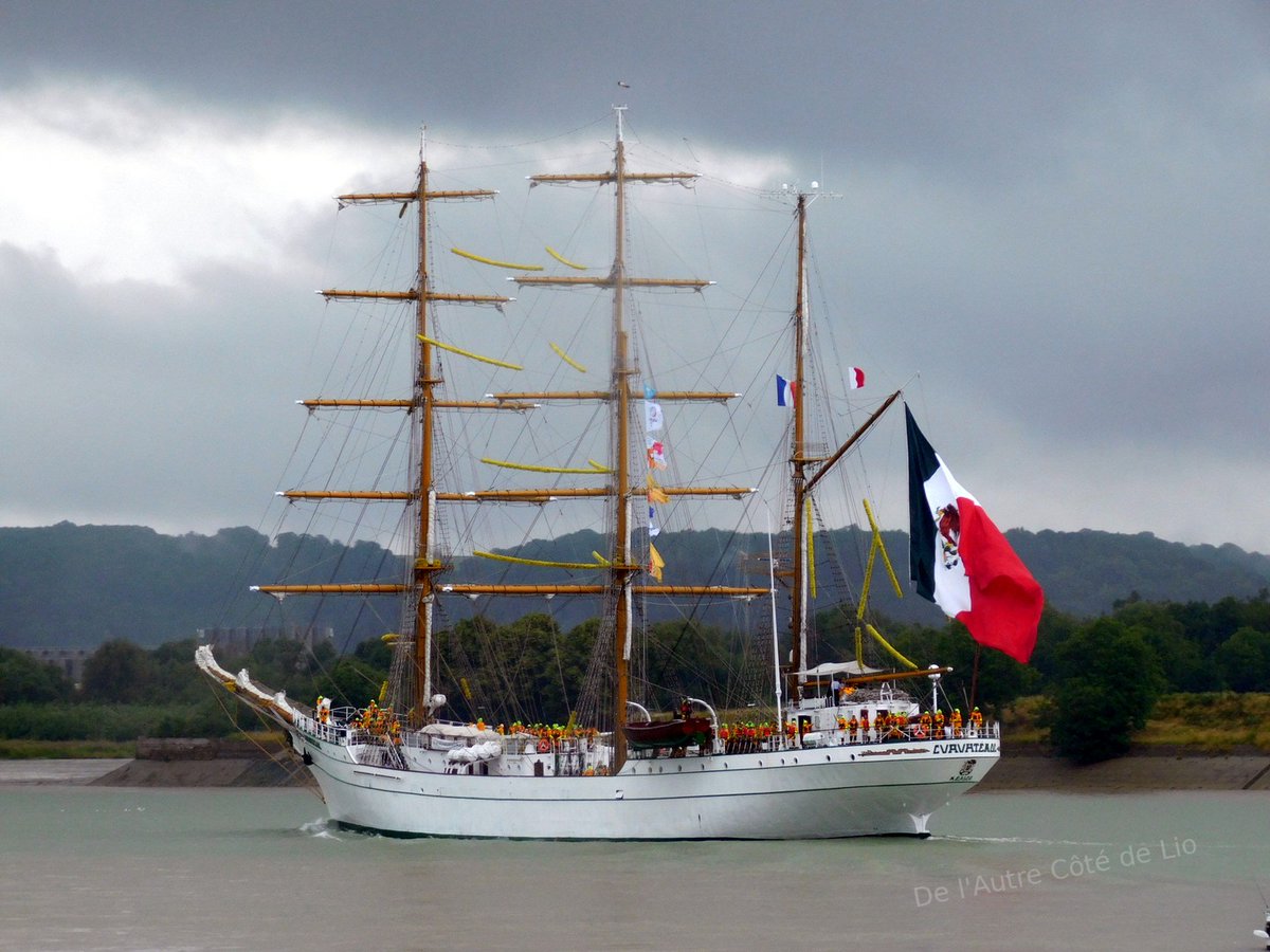 Kratos_Px's tweet photo. Grande Parade de l'Armada https://t.co/7jGx6UKMpo