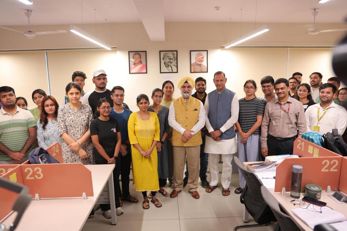LtGovDelhi's tweet photo. Visited DDA's 'Aarambh Library' in Sector 11, Rohini along with Shri Ravinder Indraj Singh, Minister, GNCTD, and spent time with young aspirants preparing for various competitive examinations.

Sat with them, heard about their preparation routines, challenges and pressures, and shared reflections from my own student days.

My message was simple: Stay positive, consistent, disciplined. Turn setbacks into stepping stones and never lose sight of your goal.

The grit, dedication and quiet resolve of these young learners is inspiring.

Keep going, learning and believing. Success will follow. 🇮🇳