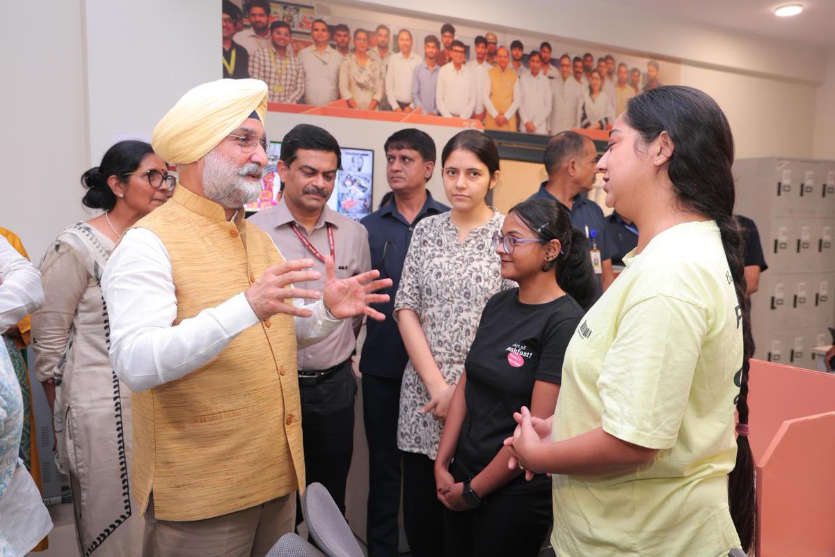 LtGovDelhi's tweet photo. Visited DDA's 'Aarambh Library' in Sector 11, Rohini along with Shri Ravinder Indraj Singh, Minister, GNCTD, and spent time with young aspirants preparing for various competitive examinations.

Sat with them, heard about their preparation routines, challenges and pressures, and shared reflections from my own student days.

My message was simple: Stay positive, consistent, disciplined. Turn setbacks into stepping stones and never lose sight of your goal.

The grit, dedication and quiet resolve of these young learners is inspiring.

Keep going, learning and believing. Success will follow. 🇮🇳