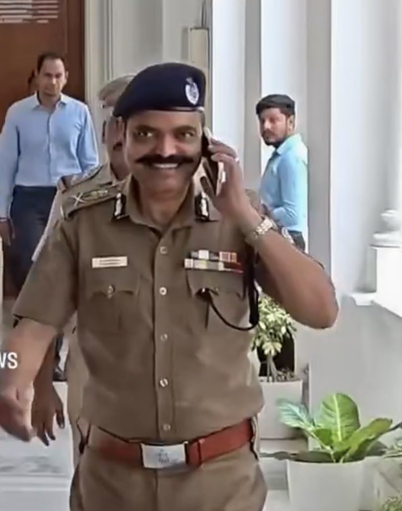 sureshsamyTVK's tweet photo. Breaking 🚨: Veeramani, Shanthi and Mahendra Simhan detained under Goondas by Chennai police, Thanks to our singam Amalraj sir https://t.co/XWQHEkSqWf