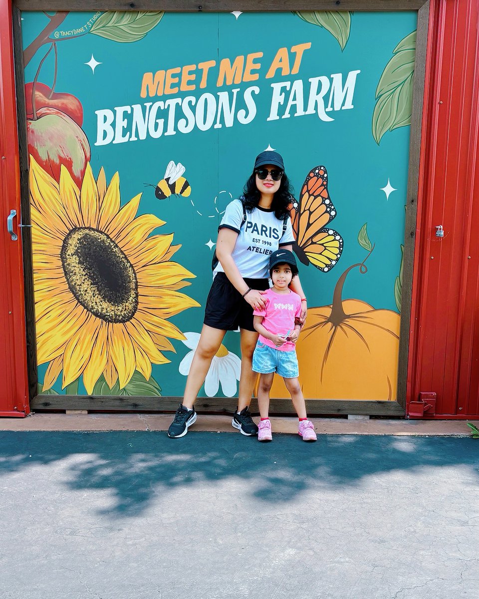 ekaethi's tweet photo. 🎃☀️🦄........... #fall #fallfest #daughter #bengstonspumpkinfarm #bengstonfarm #festival #october #fallvibes #babygirl #happytime #usa #like #iphonography #instapic #chicago https://t.co/7TMRAUf04J