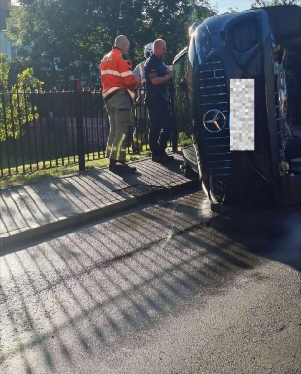 HullCityStats's tweet photo. Another Hull City player has reportedly flipped his car this morning.

Unconfirmed but I’ve been told it’s Lucas Gourna-Douath.

Fingers crossed everyone involved is unharmed. 🤞🏼

#HCAFC https://t.co/Ayk4I3pcpM