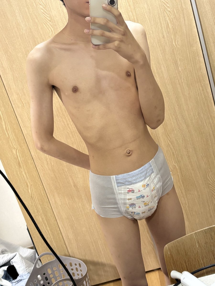 bin_iimm's tweet photo. 기저귀만 입고…
#abdl #기저귀 #diaper https://t.co/MCy1zLtgHg