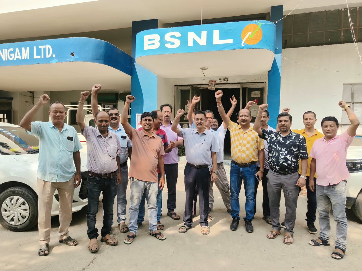 SneaAssam01's tweet photo. ✊ 3rd PRC is our legitimate right—not a favour!

BSNL employees are observing RELAY HUNGER FAST demanding implementation of 3rd PRC.

@BSNL_India @DoT_India @PMOIndia
@JM_Scindia @timesofindia @sneachq @cnnbrk
#3rdPRCForBSNL #BSNL #3rdPRC #HungerFast #BSNLEmployees https://t.co/HZzehdUZQt