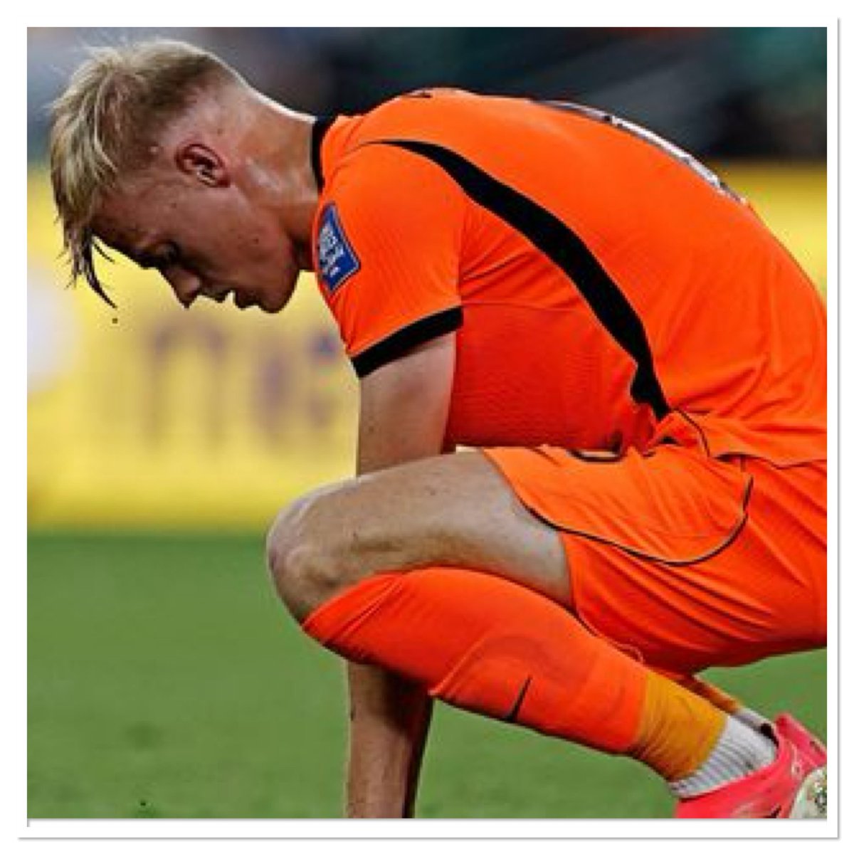 LastWordOnSpurs's tweet photo. 🚨🤯Netherlands head coach Xavi Hernández says that Tottenham Hotspur summer signing Jan Paul van Hecke's injury has left him in ‘𝐀 𝐋𝐎𝐓 𝐎𝐅 𝐏𝐀𝐈𝐍’:

🗣️"During the match against Serbia, someone stepped on him. He didn't realise it during the match, but afterwards it was impossible for him to play.”

🗣️”He really wanted to try, but he was in a lot of pain.”

🗣️"That is why we decided to take him off the list. He tried to participate in recovery training.”

🗣️”He tried again yesterday, but he couldn't touch the ball."

#THFC| #COYS| #TOTTENHAM | #SPURS