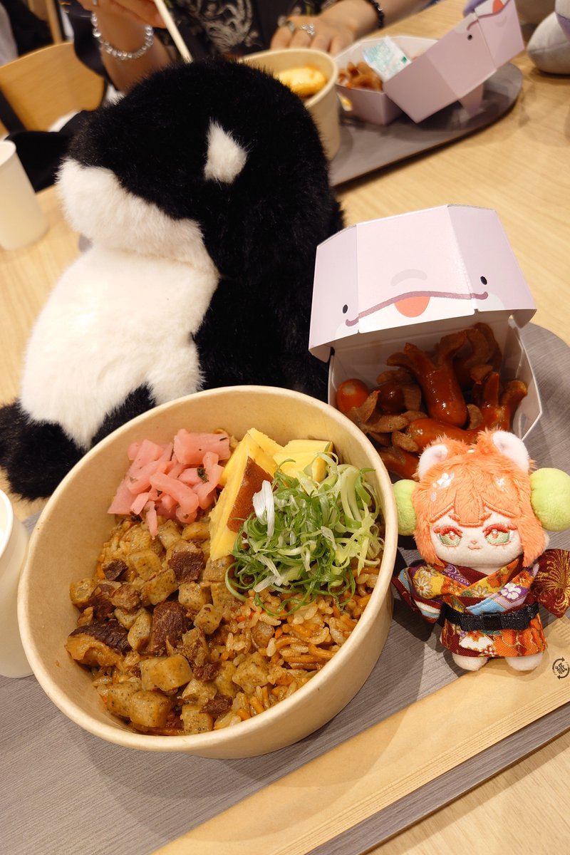 Reishi0215's tweet photo. 🫍に会いに行ってきました！
今日からね、くじの色が新色の色だったのでね(⁠ ⁠ꈍ⁠ᴗ⁠ꈍ⁠)
中華の街は通っただけw

#うるめちゃんと主の外出 https://t.co/VUGR2PpW3r