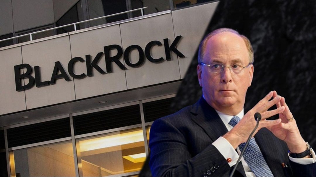 GeoingenieriaMu's tweet photo. Mi pregunta:
¿Tiene alguna de esas empresas relación directa o indirecta con blackrock , open Society o vanguard?

1. Eagle Raise → Country Garden: relación directa histórica.
2. Country Garden → Vanguard: sí existe participación accionarial.
3. Country Garden → BlackRock: también existe participación.

Vanguard → accionista de Country Garden
BlackRock → accionista de Country Garden

Ya me he venido arriba y he preguntado por Wizz Air y Ryanair.

BlackRock aparece directamente como accionista de Wizz Air (4,95 %) y Ryanair (4,0 %).

Resumen gráfico de lo expuesto.

Para esto sirve la inteligencia artificial.