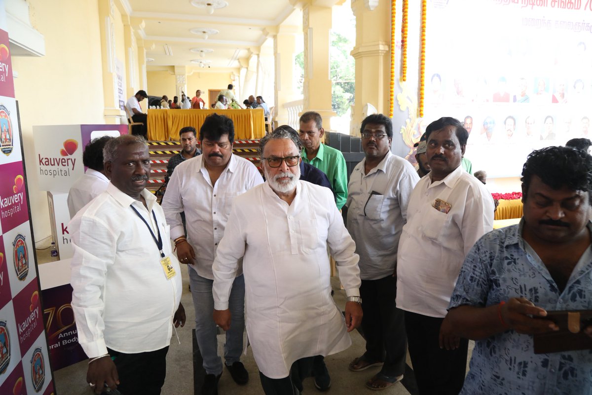 siaaprnews's tweet photo. The South Indian Artistes Association
70th Annual General Body Meeting
#NadigarSangam #ns #siaa
#actornasser #Vishal #Karthi #PoochiSMurugan
#karunaas
#johnsoncinepro https://t.co/y1VNl6a5Bl