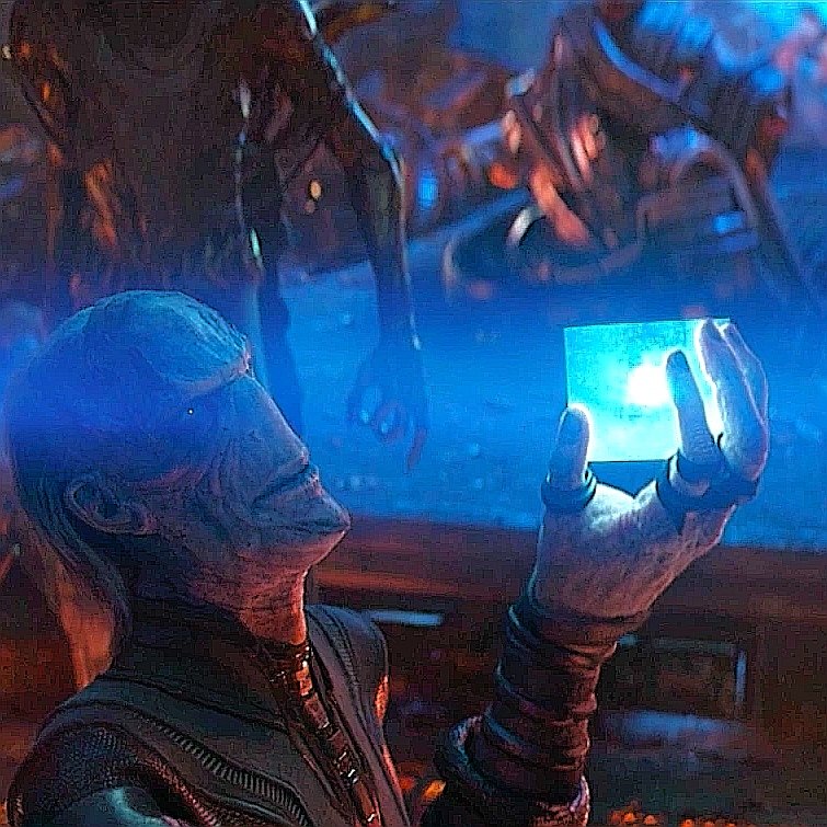 SonnyVidz's tweet photo. Ebony Maw bowing to Thanos while handing over the Infinity Stone wasn’t just a gesture, it showed exactly how deeply he believed in Thanos. 

Maw didn’t treat him like an ordinary leader; he spoke about him with almost religious devotion, completely convinced that Thanos was carrying out a greater purpose.

The irony is that Maw was one of the most powerful and intelligent members of the Black Order, yet his loyalty left no room for doubt or hesitation. 

Imagine being smart enough to manipulate an entire room, but the second Thanos says “hand it over,” suddenly it’s “Yes, my lord.” 😂