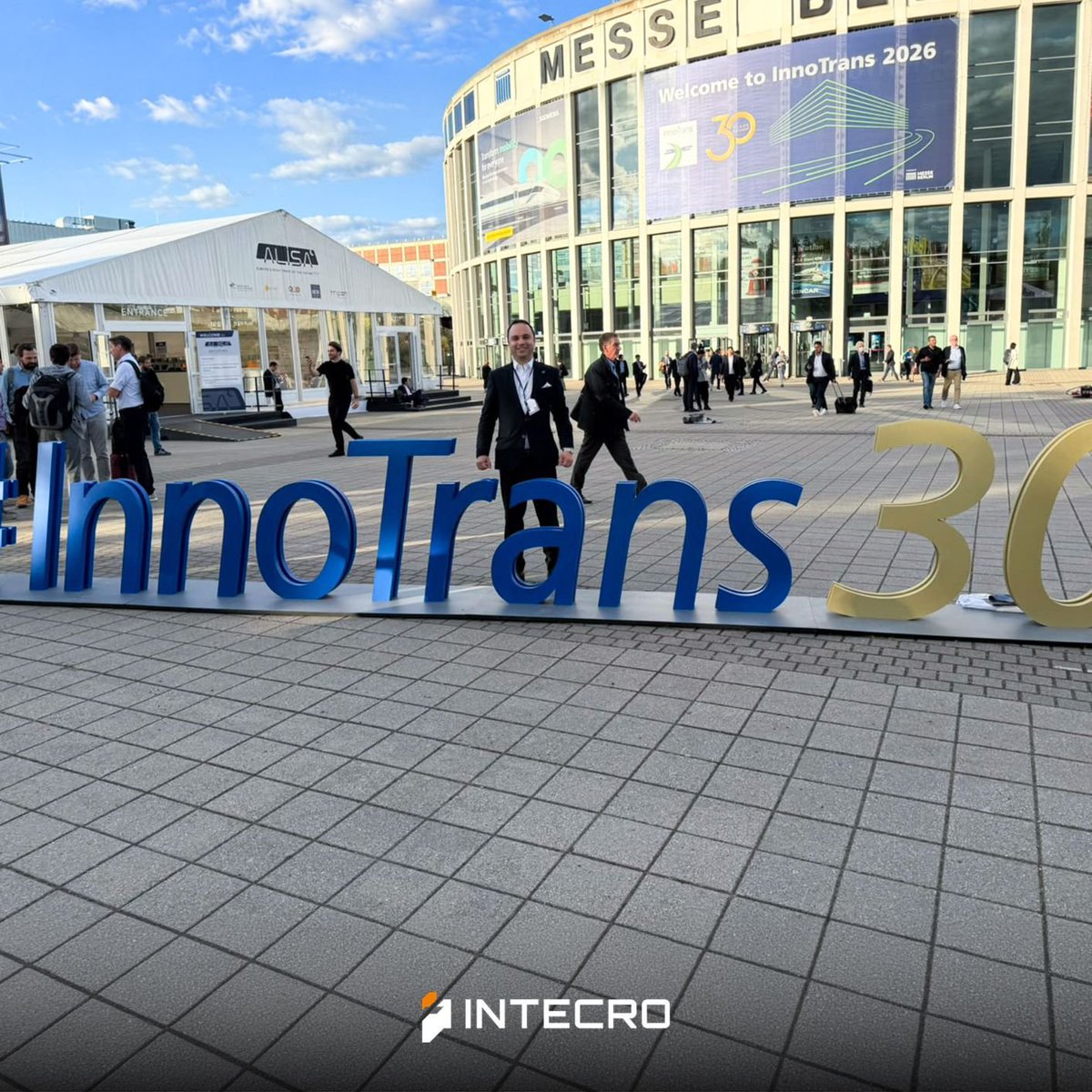 IntecroTech's tweet photo. InnoTrans 2026 Berlin fuarında raylı sistemler sektörünün ulusal ve küresel düzeyde önemli temsilcileriyle bir araya geldik. Dolu dolu geçen fuarda çok sayıda verimli iş görüşmesi gerçekleştirdik. https://t.co/9RkUfO6R2G
