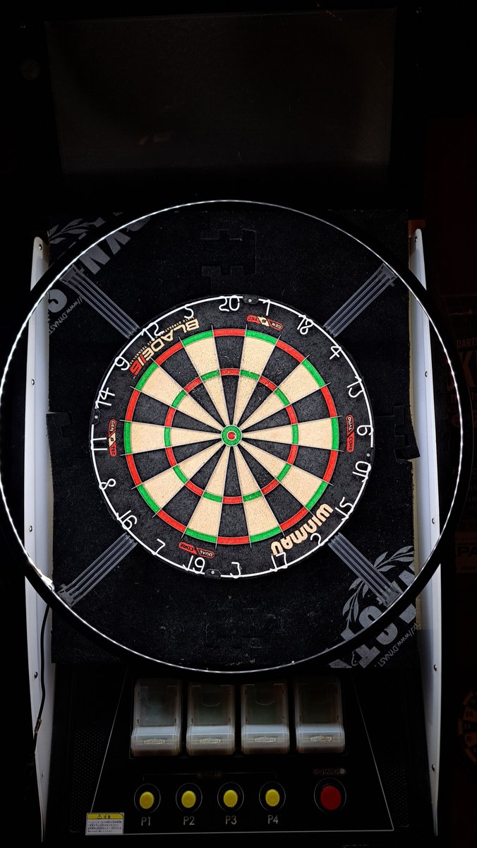 DartsbarFanta's tweet photo. 本日ハードリーグホーム戦ありますので、通常営業23時頃～となっております！
その後は朝まで営業しておりますので、よろしくお願いします！

札幌市中央区南7条西3丁目LC弐番館7F
Tel.011-512-2326
営業 19時～朝5時
#ダーツバー  #投げ放題  #飲み放題  #すすきの #DARTSLIVE3 https://t.co/KVNFZvb65q