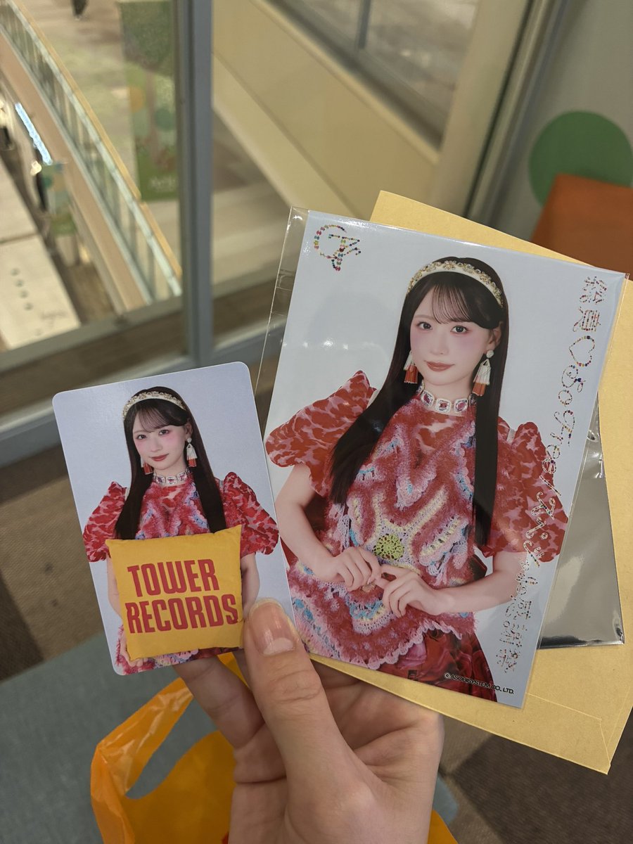 candytune_839's tweet photo. 仕事帰りにアリオ札幌行ってきた🫶
りのさんパネル眼福🥹
運試しに一枚だけ引いたよー！

【求】宮野>福山>桐原タワレコトレカ、
同メンバー生写真

【譲】立花トレカ、生写真

#きゃんちゅー交換 https://t.co/vDeXNi63cm