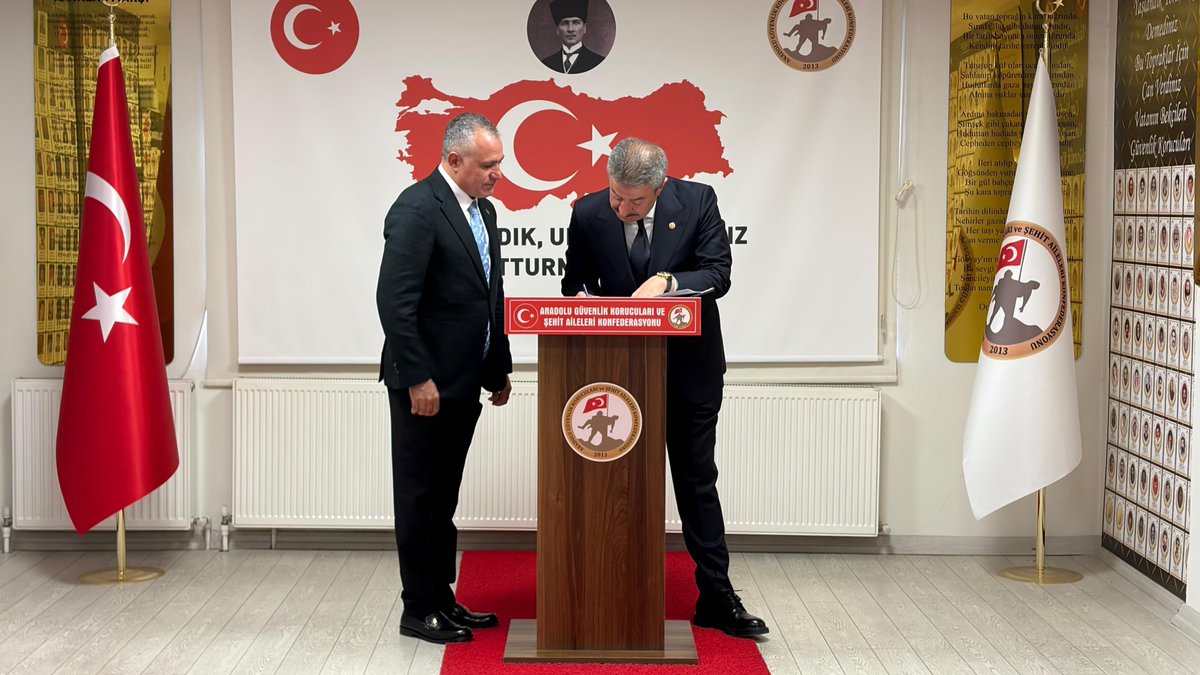 TatarArslan's tweet photo. Yeni yasama yılımızın ilk gününde, Anadolu Güvenlik Korucuları ve Şehit Aileleri Konfederasyonu Genel Başkanı Sayın Mehmet Güngör’ü ziyaret ettik.

Aziz şehitlerimizin kıymetli aileleri ve vatanımızın huzuru için fedakârca görev yapan güvenlik korucularımız, milletimizin gönlünde müstesna bir yere sahiptir.

Nazik misafirperverlikleri ve samimi sohbetleri için Sayın Başkanımıza teşekkür ediyorum.

@RTErdogan 
@Akparti 
@abuyukgumus 
@MehmetGungor073