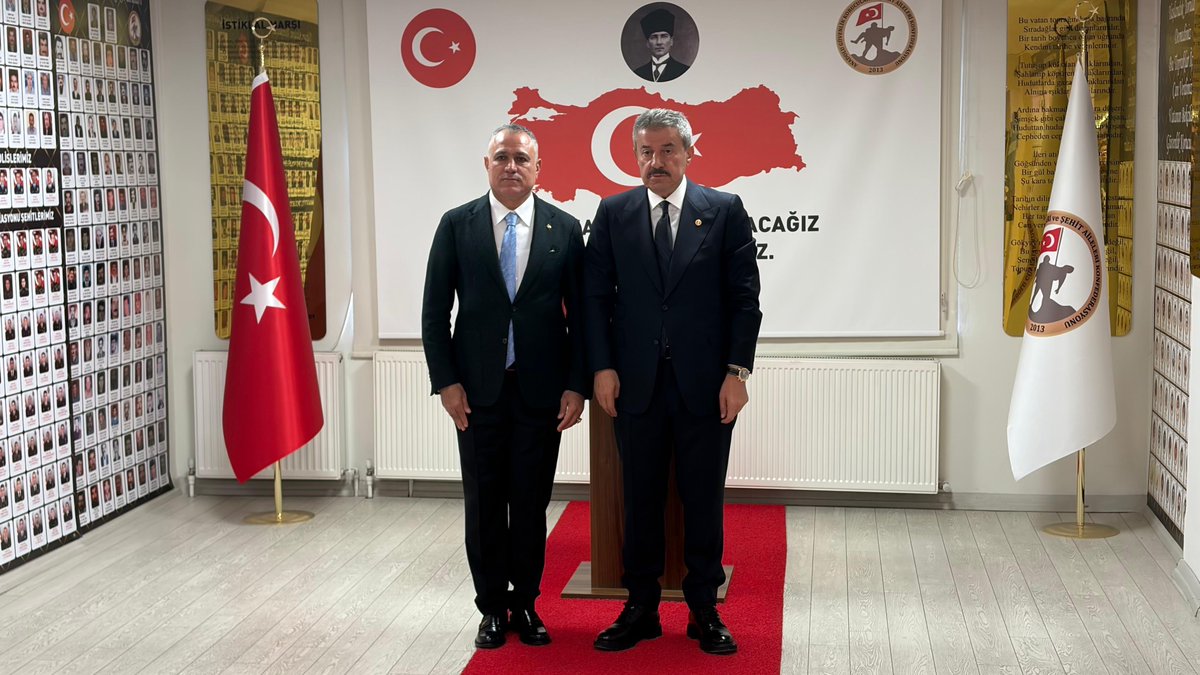TatarArslan's tweet photo. Yeni yasama yılımızın ilk gününde, Anadolu Güvenlik Korucuları ve Şehit Aileleri Konfederasyonu Genel Başkanı Sayın Mehmet Güngör’ü ziyaret ettik.

Aziz şehitlerimizin kıymetli aileleri ve vatanımızın huzuru için fedakârca görev yapan güvenlik korucularımız, milletimizin gönlünde müstesna bir yere sahiptir.

Nazik misafirperverlikleri ve samimi sohbetleri için Sayın Başkanımıza teşekkür ediyorum.

@RTErdogan 
@Akparti 
@abuyukgumus 
@MehmetGungor073