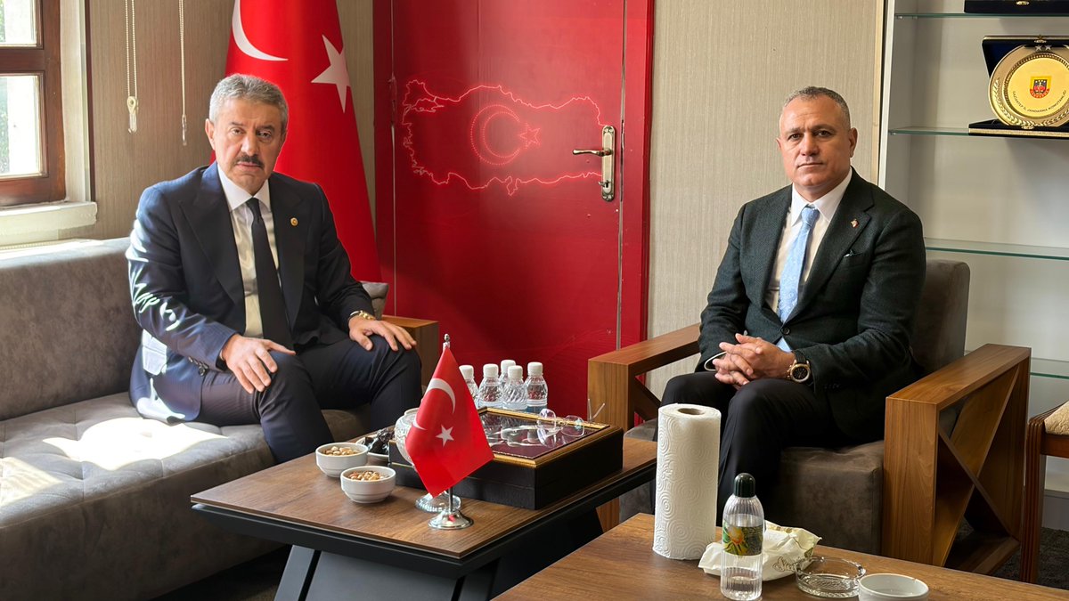 TatarArslan's tweet photo. Yeni yasama yılımızın ilk gününde, Anadolu Güvenlik Korucuları ve Şehit Aileleri Konfederasyonu Genel Başkanı Sayın Mehmet Güngör’ü ziyaret ettik.

Aziz şehitlerimizin kıymetli aileleri ve vatanımızın huzuru için fedakârca görev yapan güvenlik korucularımız, milletimizin gönlünde müstesna bir yere sahiptir.

Nazik misafirperverlikleri ve samimi sohbetleri için Sayın Başkanımıza teşekkür ediyorum.

@RTErdogan 
@Akparti 
@abuyukgumus 
@MehmetGungor073
