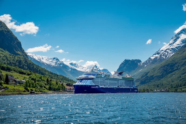 MyttoO's tweet photo. ✨🌍 Embark on the Celebrity Apex and transform your Northern Europe journey into a masterpiece! Chase the mesmerizing Northern Lights, explore stunning fjords, and venture into the Arctic Circle! ❄️🌌

Book now to discover why Nothing Comes Close https://t.co/2ezMQ2Jmkt