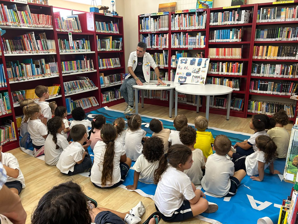 BMCadiz's tweet photo. 📚8 colegios, 200 niños y niñas, 400 ojos abiertos... y todos los corazones latiendo a un mismo compás
Qué bonita es la semana de los #NuevosLectores en las #bibliotecas municipales https://t.co/egeORgvJn1