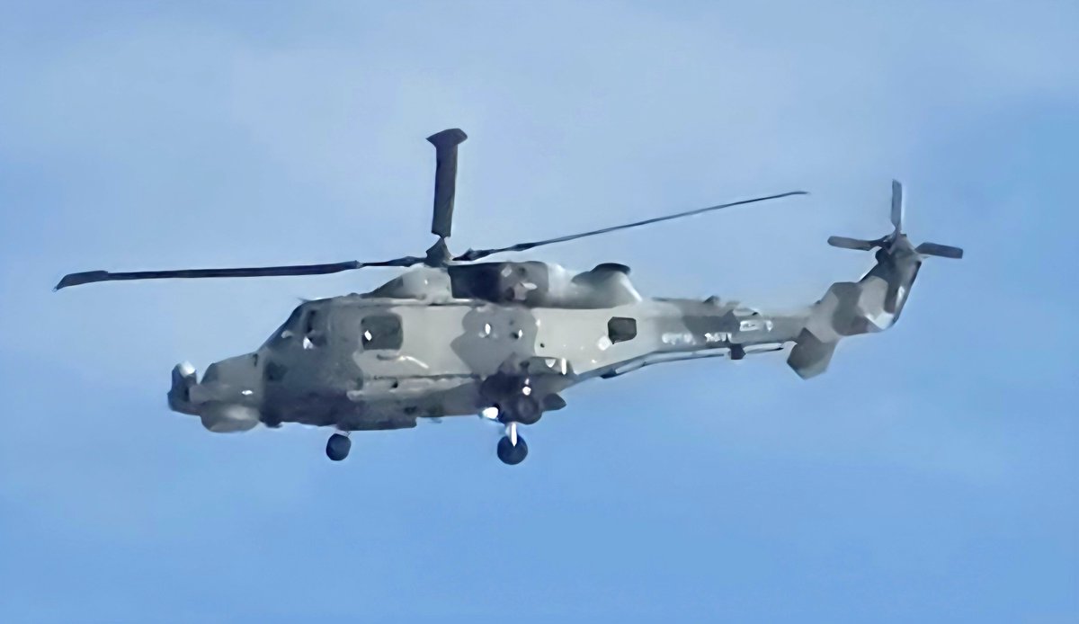bflluke's tweet photo. aviationphotography #aviationdaily #planespotter #avgeek #avgeeks #Planespotting @air_intel @scan_sky #helicopter @RNASYeovilton
@NavyLookout https://t.co/X64EJBQE1r
