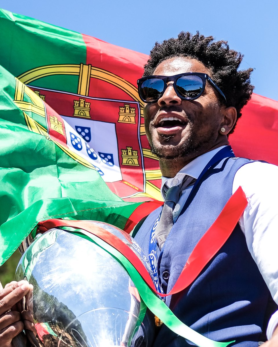 selecaoportugal's tweet photo. 🇵🇹🏆😎 Parabéns, Eliseu! 🎂 

#PortugalLegends | @UEFAEURO https://t.co/c1gqoowbi9