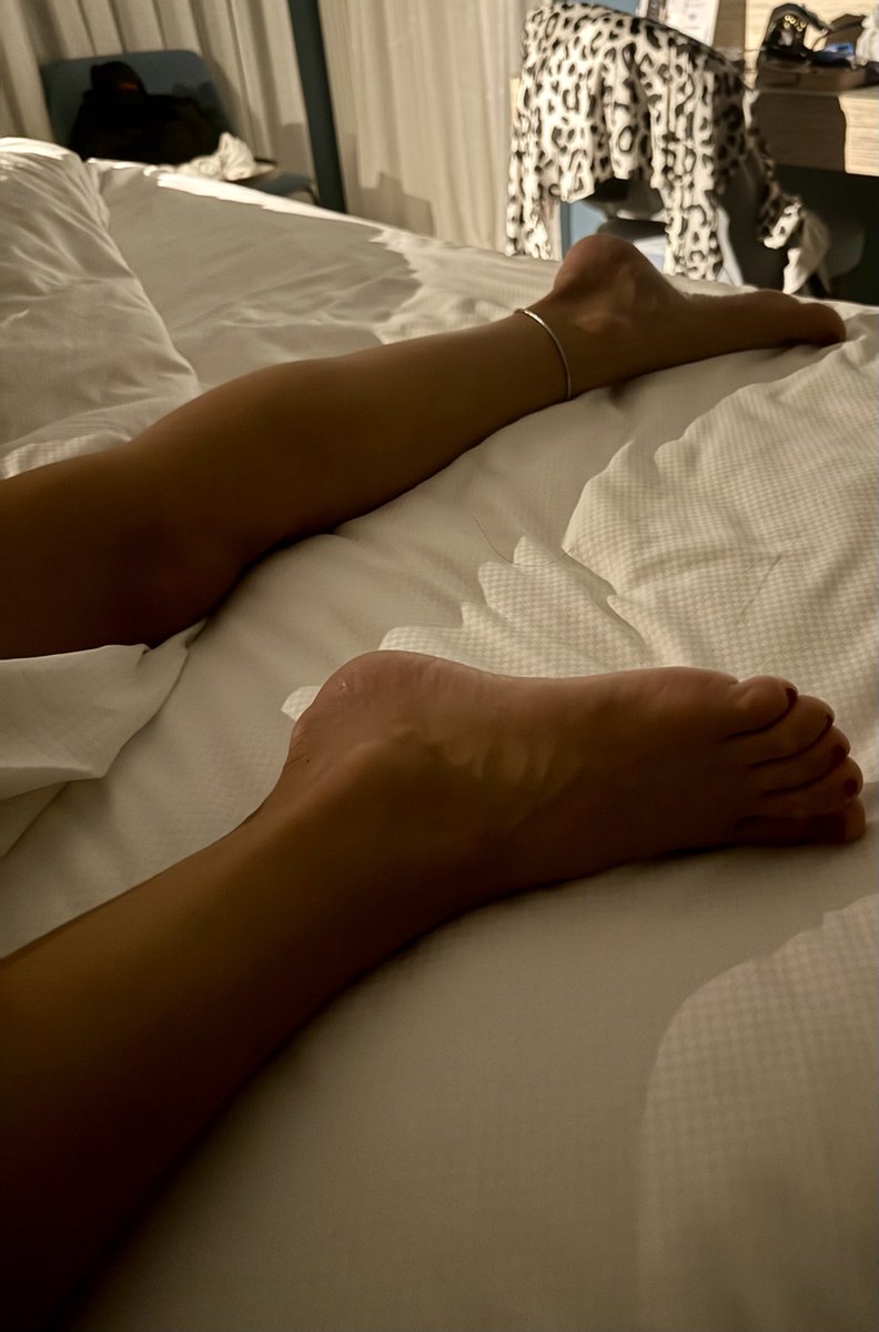 RoomXIX's tweet photo. Check-in. Door closed. 🔑
Room XIX. #Feet #Luxury https://t.co/l0Bhddoalp