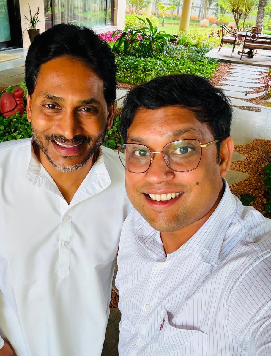 iTDP_Official's tweet photo. A YSRCP national spokesperson @KarthikYells via a surrogate handle, threatens India Today..

This is the same man who never apologised on Arnab show for the laddu adulteration while calling himself a practising Hindu. 

KARTHIK often visits @ysjagan at "EL Roi" in Bengaluru Palace to nurture this venom.

It all comes down from Jagan, who plays innocent with a smile while hiding a ruthless monster behind it.

Jagan is out on bail in the BIGGEST financial fraud both the Telugu states have ever seen.

Feudal, faction-bred intimidation: how many will they threaten?  People , Media, opposition, who is left?

Why should anyone be scared of these criminals ? 

Why should @YSRCParty be invited for 11 MLAs? #YSRCPNeverAgain