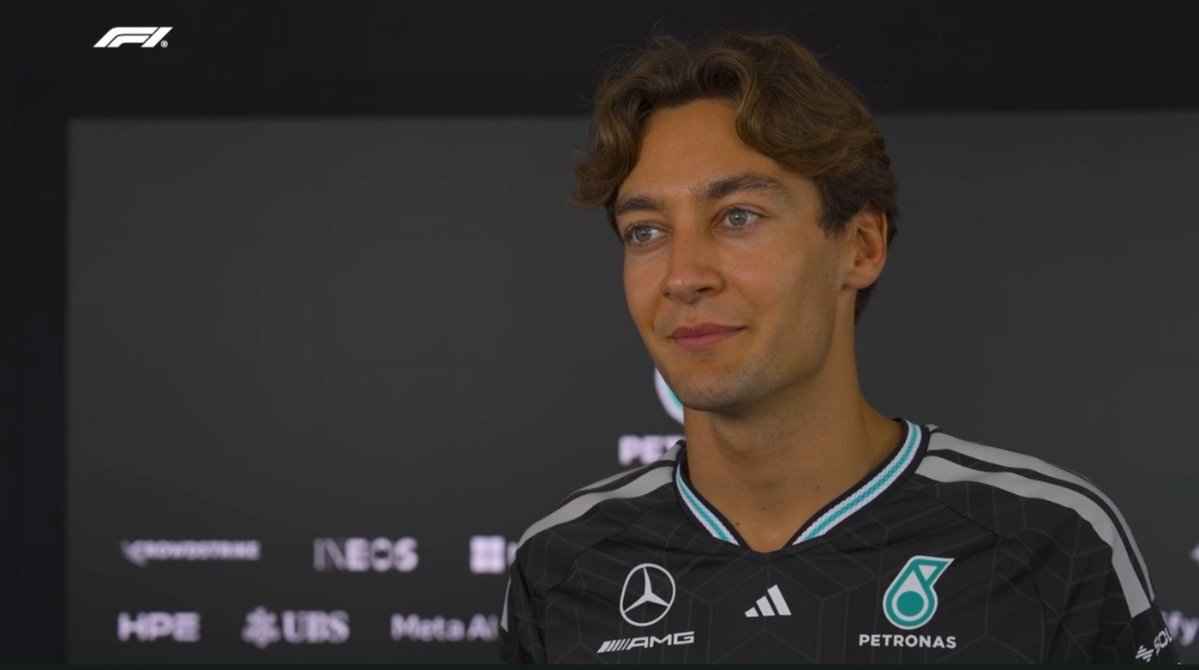inforussellbr's tweet photo. 🗣️ | George Russell comenta sobre o último fim de semana (Baku) e a expectativa com as atualizações da Mercedes:

“Sim, quer dizer, Baku foi um fim de semana excelente. Eu já me sentia no ritmo e acho que, desde as férias de verão, tenho me sentido mais no controle das coisas. Como equipe, fomos muito competitivos nesta temporada nos circuitos que exigem alta eficiência da carga aerodinâmica do carro. Então, em Baku e Monza, fomos rápidos. A Red Bull também foi rápida nas duas corridas.

Mas agora voltamos a um circuito mais, digamos, tradicional, onde a McLaren tem sido muito forte recentemente, quando olhamos para Budapeste, Zandvoort e Madrid também. Mesmo sendo um circuito de rua, Madrid ainda é mais normal em termos da quantidade de retas em comparação com as curvas.

Então, espero que este pacote de atualizações nos coloque novamente no topo nos circuitos em que ficamos para trás recentemente.”

#BahrainGP 🇧🇭🇲🇾