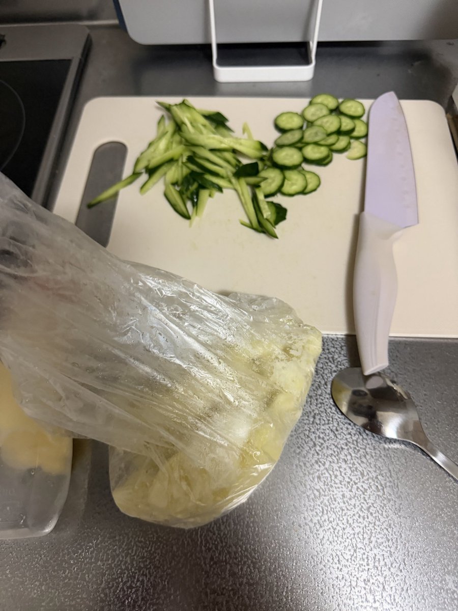 242455__'s tweet photo. アラサーがポテトサラダを作りました https://t.co/FiqizrMdyv