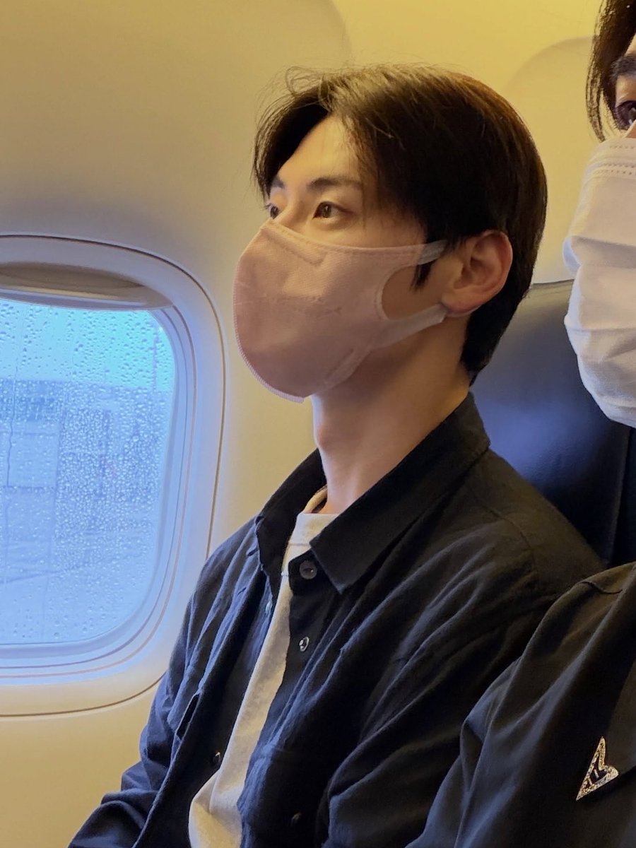HHD__0's tweet photo. 옹성우님 인스타에 민현이
  #황민현 #민현 #MINHYUN https://t.co/IMf1dvRtba
