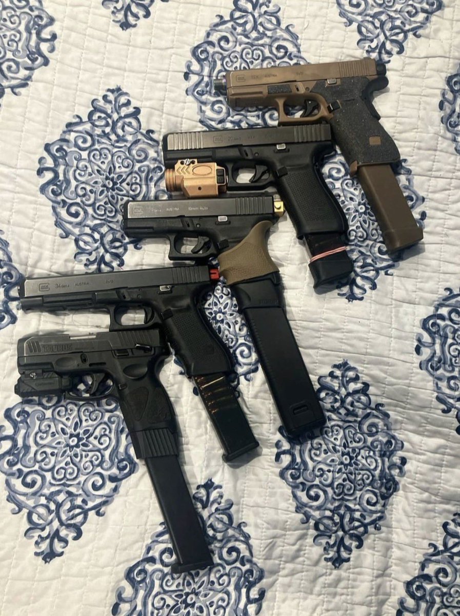 ROLLCALL3rq's tweet photo. $400 each with the delivery https://t.co/ydUk5Cdvvu