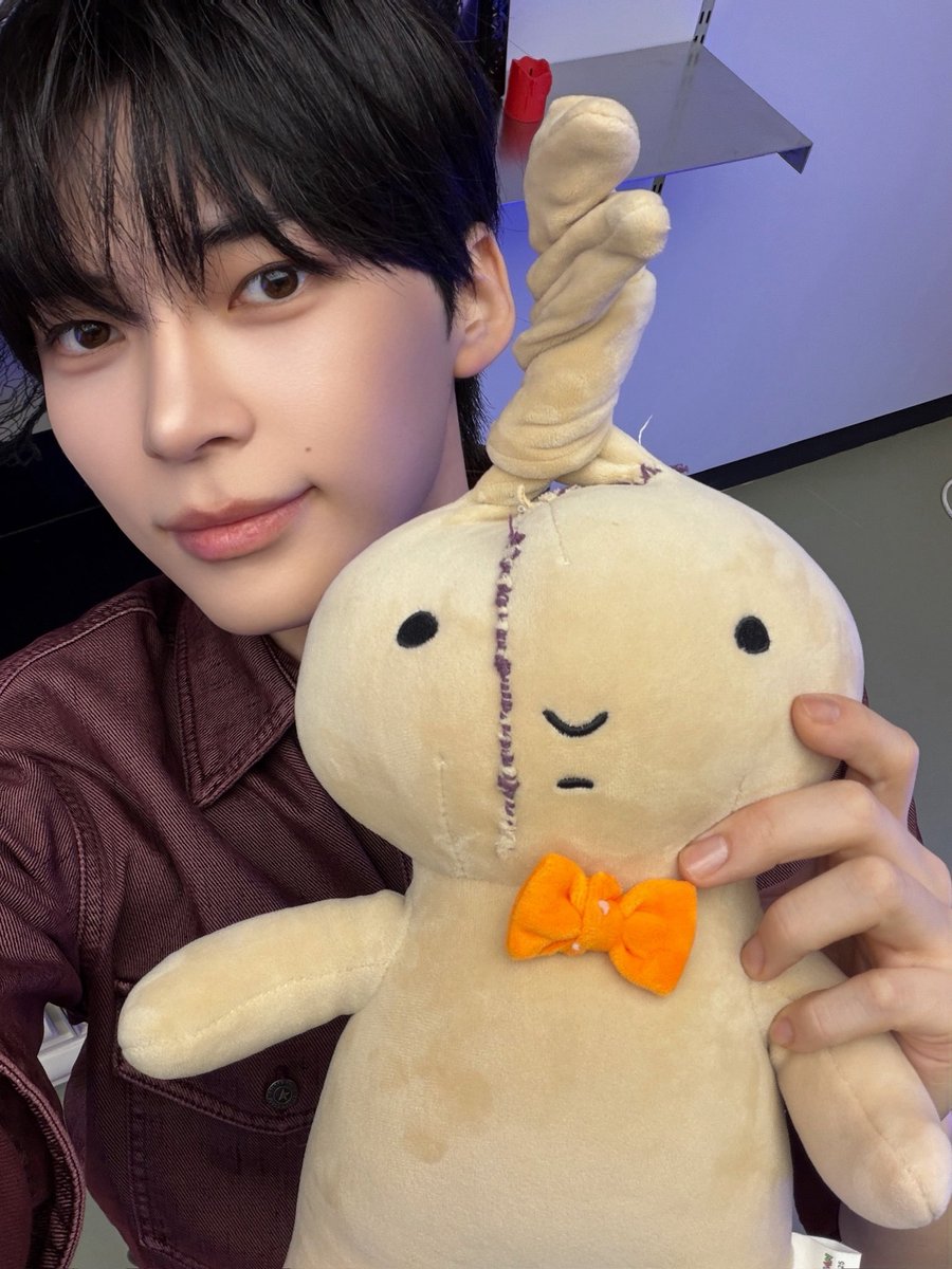 sunghanbin_twt's tweet photo. [📸]
2026.10.01
유병재 '무딱싫'

#성한빈 #SUNGHANBIN
#DEAD_ALIVE #UNDEAD https://t.co/4cGbKd9fmK