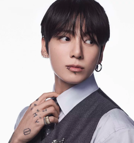 AboutMusicYT's tweet photo. Jungkook was the most followed kpop idol on IG in September 2026, with over 663K followers. https://t.co/MLY2XKOo6d