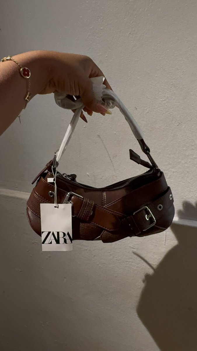 promsy1069510's tweet photo. Zara bag
>>>🏷️:28k https://t.co/aLRJqipXlm