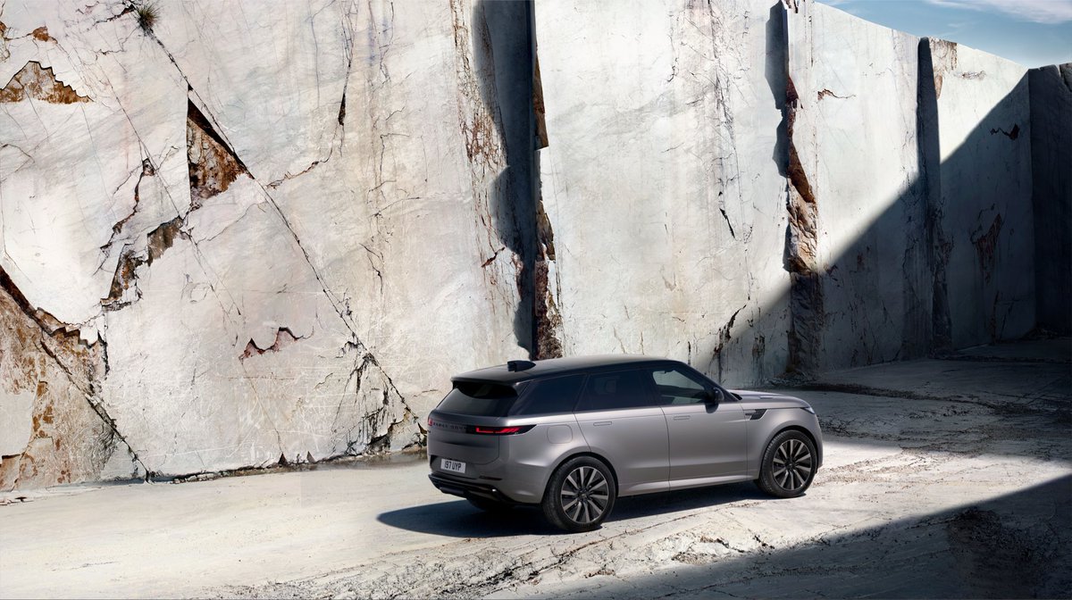 khuleonwheels's tweet photo. Range Rover Sport Electric now on sale in South Africa.See details here: https://t.co/6HHciWtgL2

@LandRover #RangeRoverSA #RangerRoverSport #Electric https://t.co/Z2sIjdsFJI