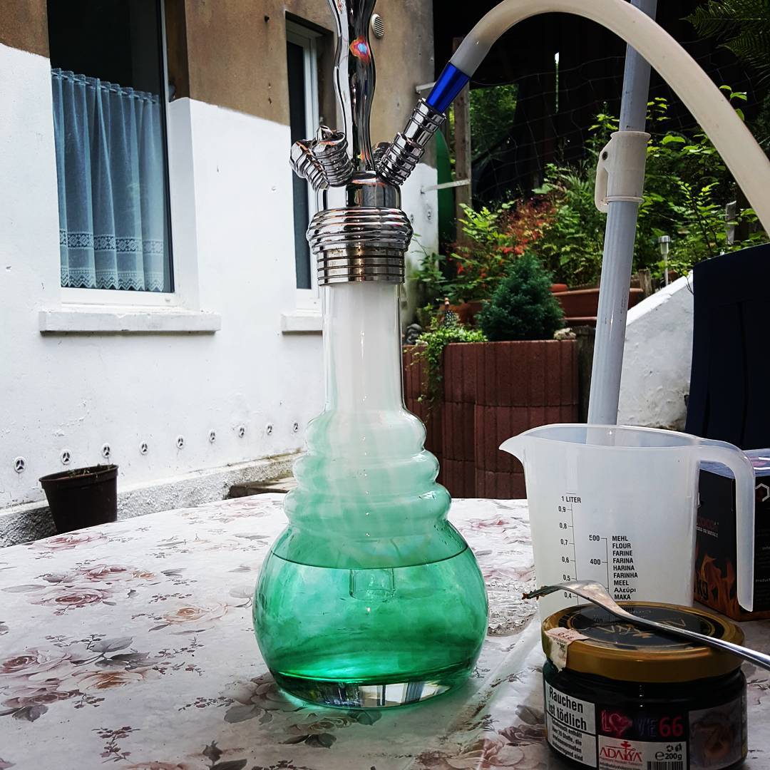 patricia897's tweet photo. Draußen! #shisha #shishalife #rauchen #hookah #nps #adalya #love66 #wasserpfeife #amydeluxe #smoke #chillen #saturday #sun #sonne #sommer https://t.co/CPMsq03kKD