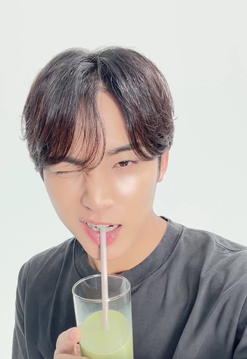 mingyuheaven's tweet photo. thank god these aren’t photocards… https://t.co/srintVrJ4S