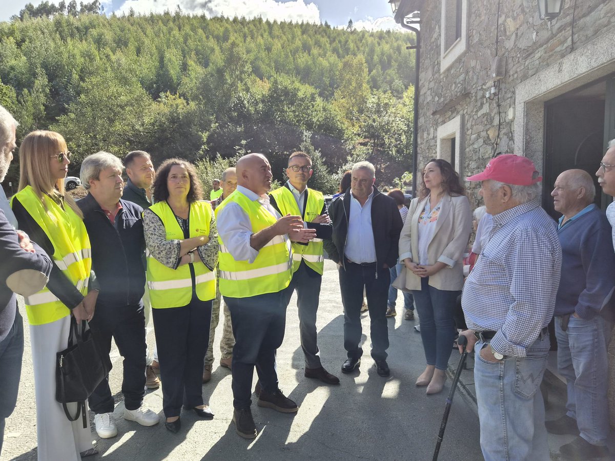 JoseGonVaz's tweet photo. Hoxe comprobamos en Abegondo os avances do obradoiro dual Reserva da Biosfera: Emprego Verde IV e do Rural Activo, que suman case 600.000 € de apoio da Xunta.

A Coruña acadará este mes os 27 obradoiros duais en marcha, con 530 participantes e 13,2 M€ de investimento autonómico https://t.co/MgDqgevGEI