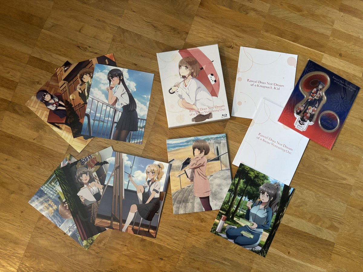 Kingfisher_68's tweet photo. Danke @PepperAnime für die schnelle Lieferung: Rascal does not dream… 
Die „Doppeledition“ mit „Sister venturing out“ und „Knapsack Kid“ mit verschiedenen Bildkarten und Acryl-Standee - wunderschön! https://t.co/P92Cqah925