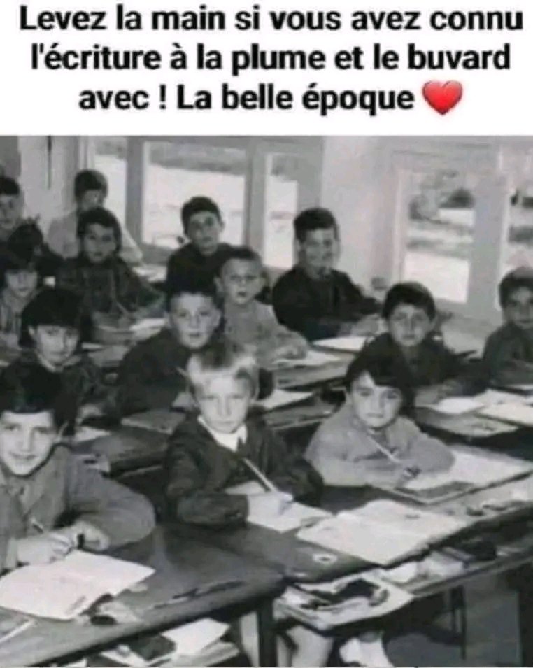 jacobshukuru's tweet photo. Qui a connu l'écriture à la plume ? https://t.co/j4e0f1sycg