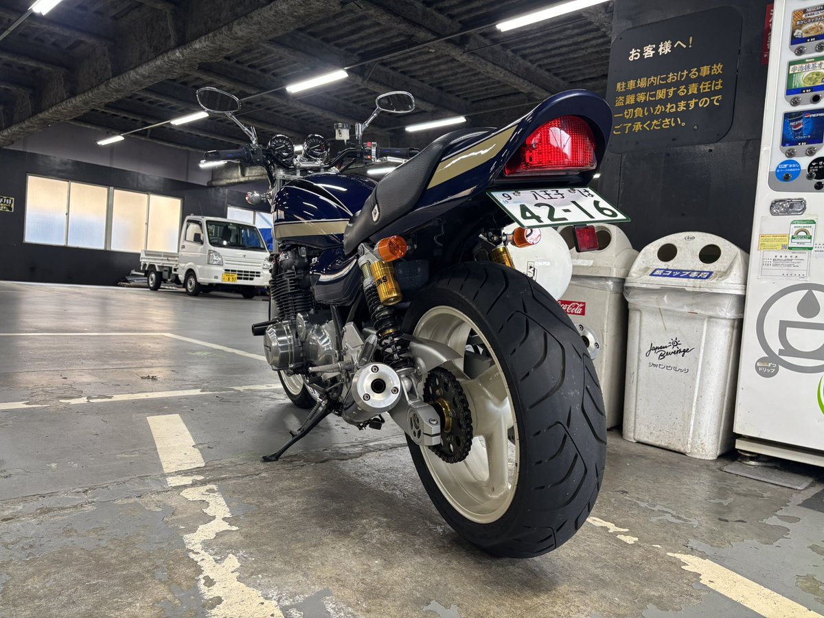 Marubo400fx's tweet photo. そういえば先週ゼファー750が生えてきました(またバイク買ってしまった…)通算5台目のカワサキ車！ずっと欲しかった1台なので本当に嬉しい！楽しく大事に乗っていこうと思います！ https://t.co/Uam1Je8DDt