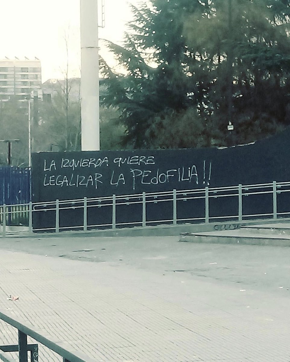 giuliana_nac's tweet photo. Estudiantes dejan mensaje en la Usach https://t.co/GwxCIyj9gB