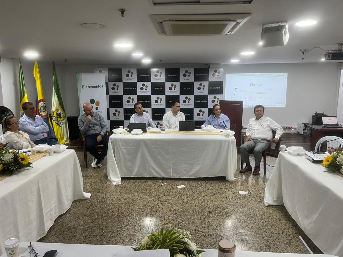 AuditoriaGen's tweet photo. El Auditor Delegado para la Vigilancia de la Gestión Fiscal, Diego Fernando Uribe Velásquez, y el asesor, Gustavo Escudero, lideraron mesa técnica con las contralorías territoriales afectadas por el terremoto del pasado 10 de agosto. https://t.co/DvWNUWQ6aF